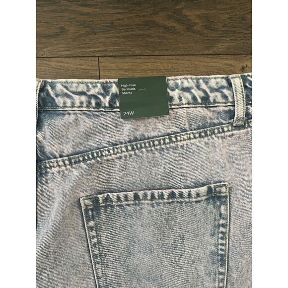 NEW Wild Fable High Rise Pink Denim Bermuda Shorts Size 24W - Picture 6 of 9